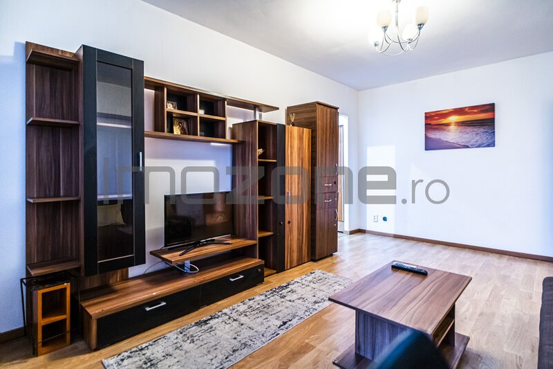 Piata Veteranilor, apartament deosebit, bloc stradal, reabilitat, bucatarie 10 mp