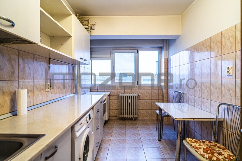 Piata Veteranilor, apartament deosebit, bloc stradal, reabilitat, bucatarie 10 mp