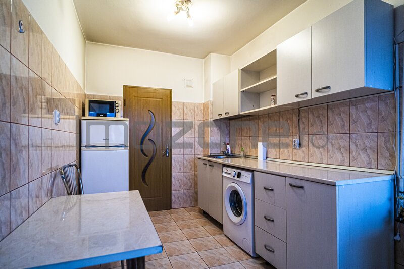 Piata Veteranilor, apartament deosebit, bloc stradal, reabilitat, bucatarie 10 mp