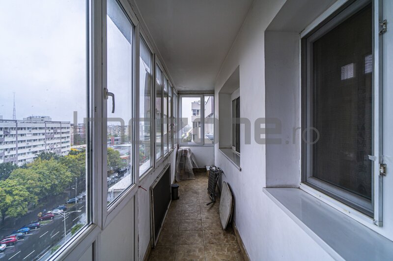 Piata Veteranilor, apartament deosebit, bloc stradal, reabilitat, bucatarie 10 mp