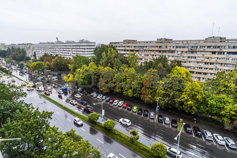 Piata Veteranilor, apartament deosebit, bloc stradal, reabilitat, bucatarie 10 mp